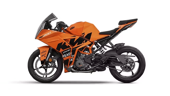 KTM RC 200 - Top 5 Top Speed ​​Bikes Under 3 Lakhs